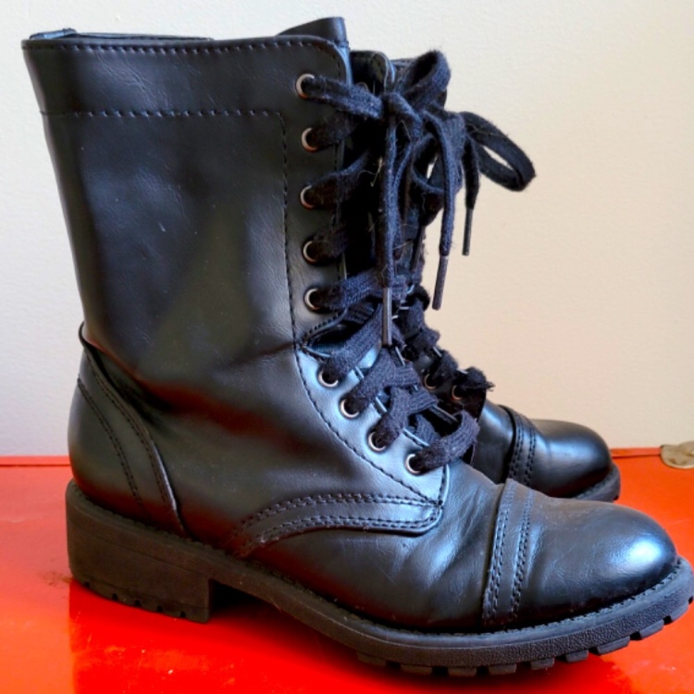 Arizona Combat Boots Size 7